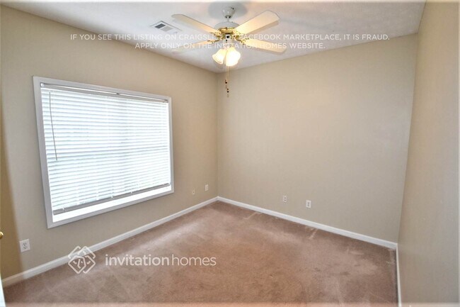 Building Photo - 847 Stephens Oak Dr
