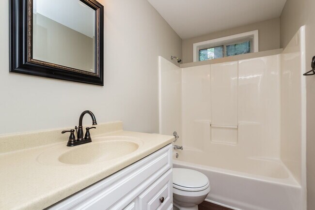 Building Photo - 7245 Carter Ct