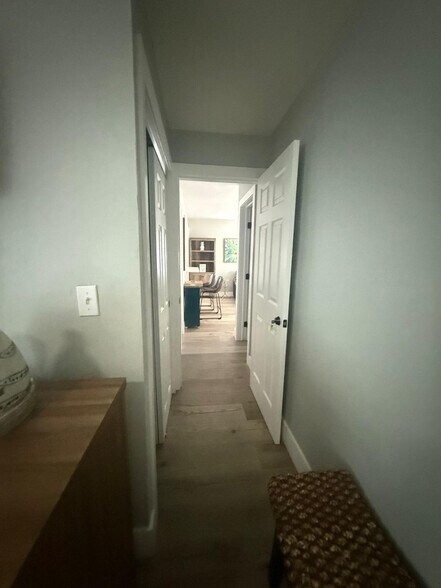 Building Photo - 320 Walnut St