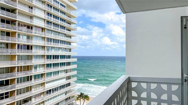 Building Photo - 4010 Galt Ocean Dr