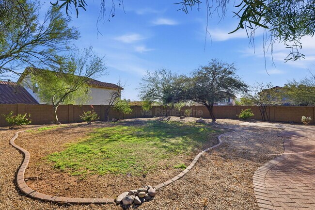 Building Photo - 1711 W Twain Ct