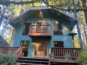 Building Photo - RR03