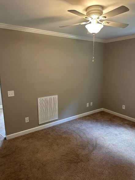 Building Photo - 109 Rollins Acres Ln