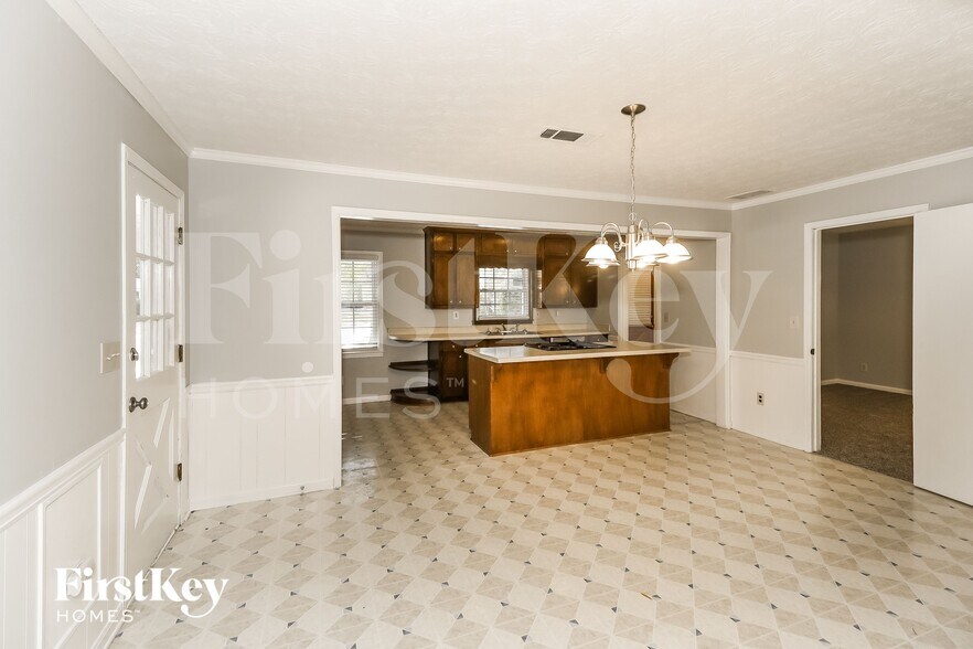 Building Photo - 1285 Gatewood Dr