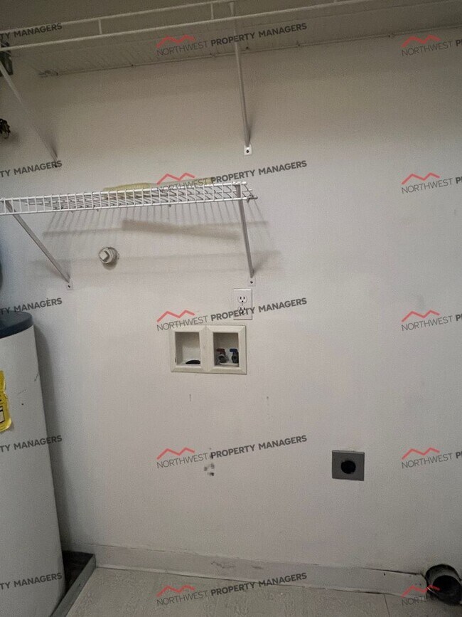 Building Photo - R152B