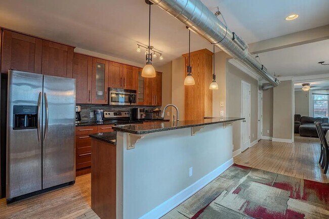 Building Photo - 1757 N Franklin Pl