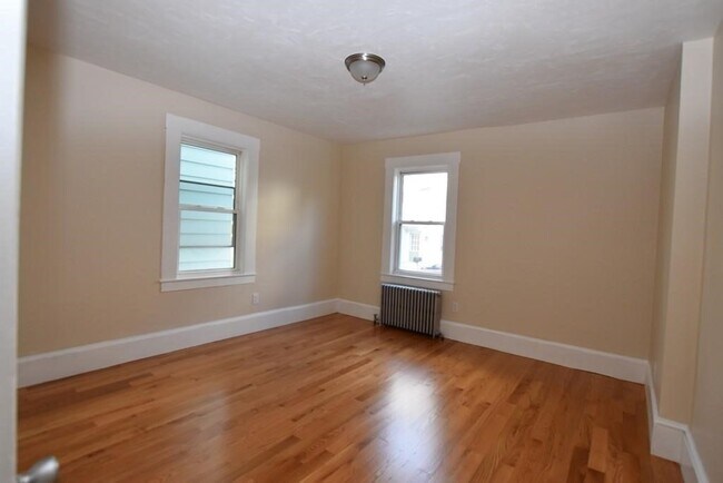 Building Photo - 23 Sawin St