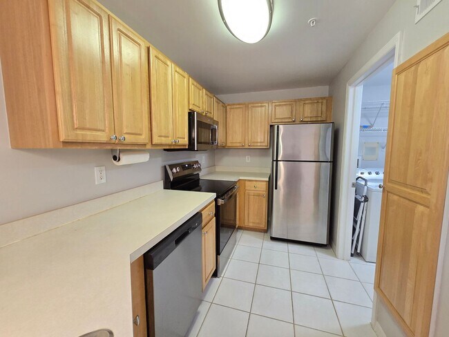 Building Photo - Luxury 1BR/1BA Condo with Fabulous Views i...