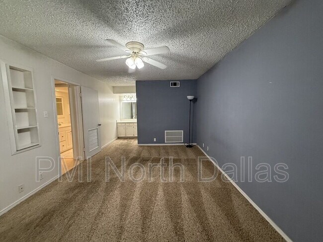 Building Photo - 7904 Royal Ln