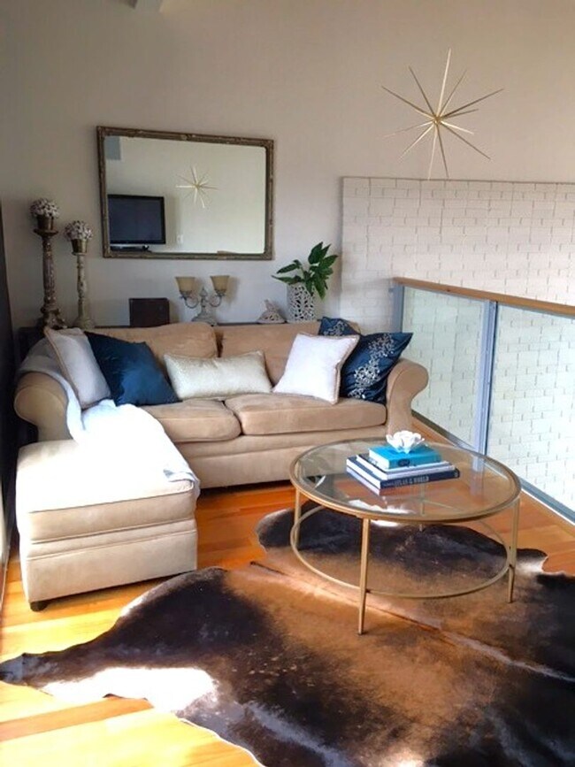 Building Photo - Logan Circle Light Filled One Bedroom with Den Loft with Balcony and Parking!