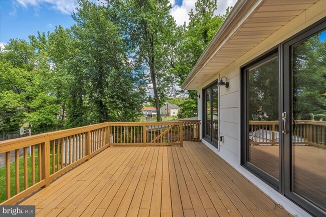 Building Photo - 26 Forest Hill Dr
