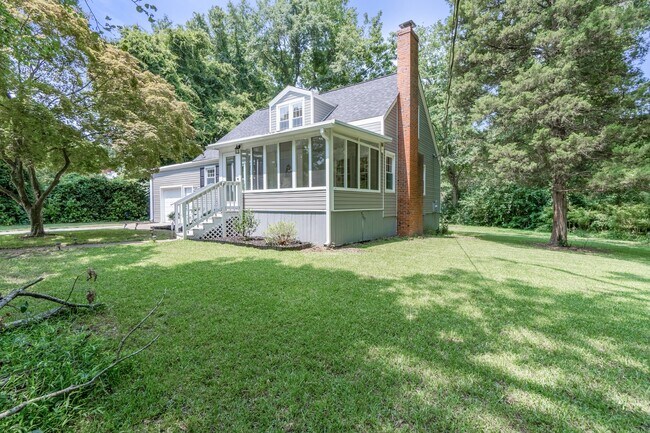 Building Photo - 6040 Airway Ln