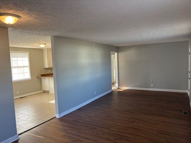 Building Photo - 8725 Diane St