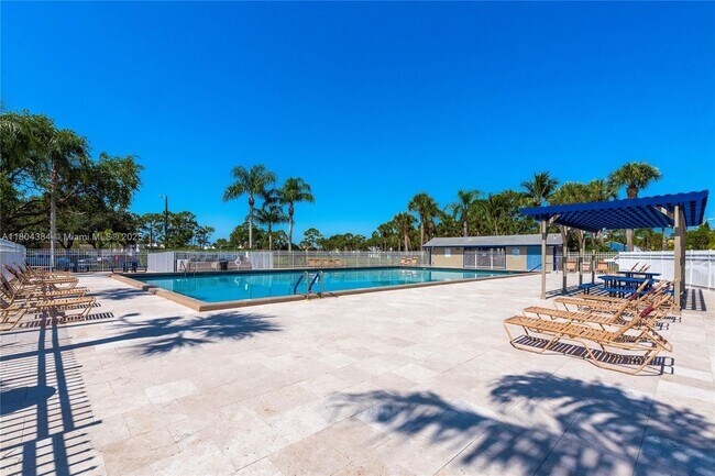 Building Photo - 5800 Rambler Rose Way