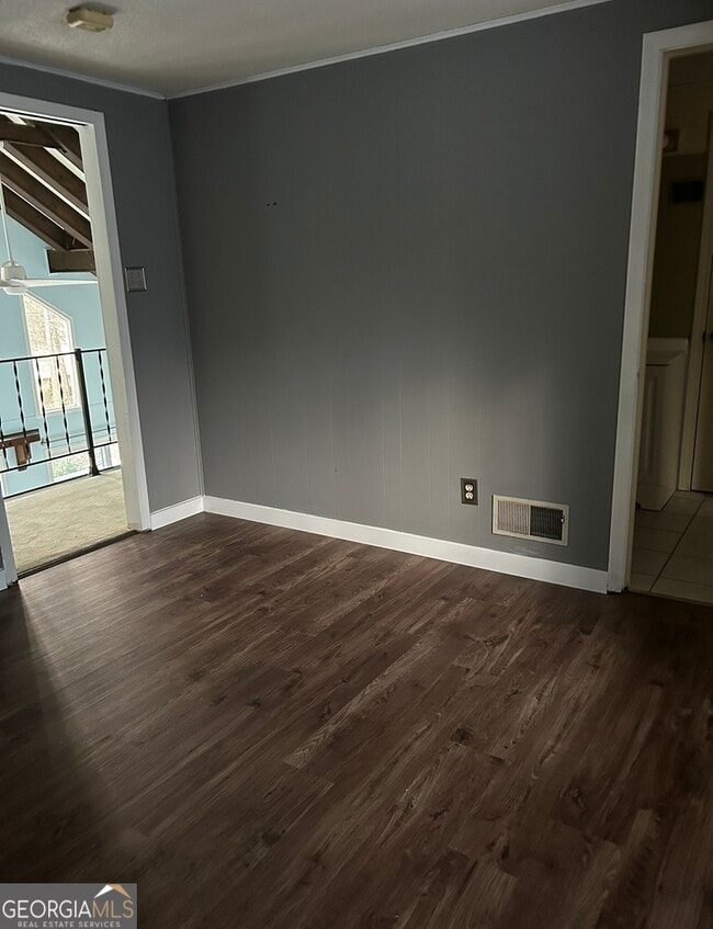 Building Photo - 522 Capri Dr