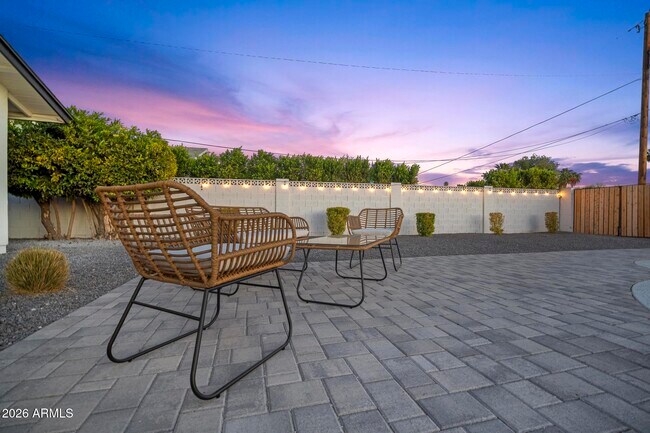 Building Photo - 8513 E Indianola Ave