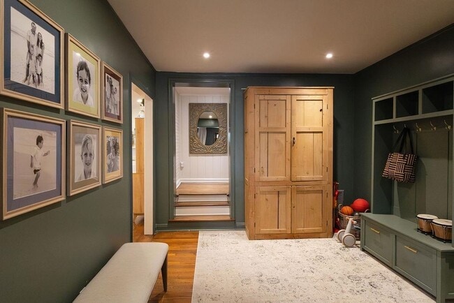 Building Photo - 3719 S Woodland Dr