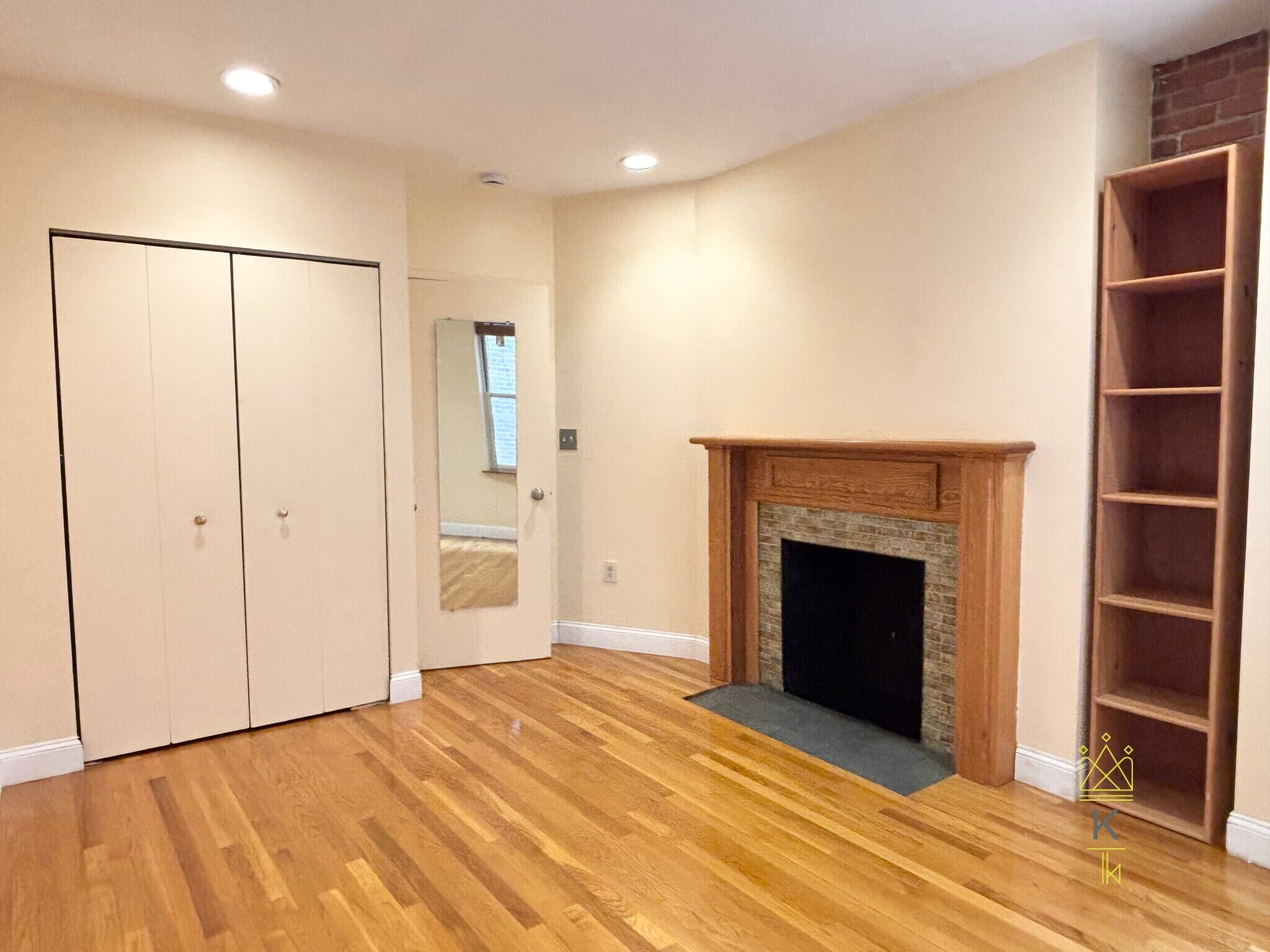 Building Photo - 96 Gainsborough St