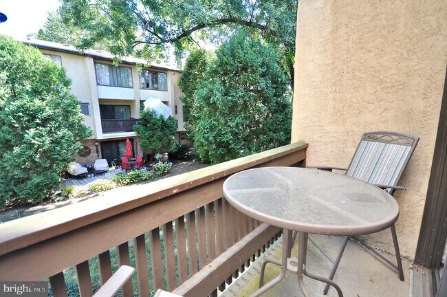 Building Photo - 6 Aspen Way