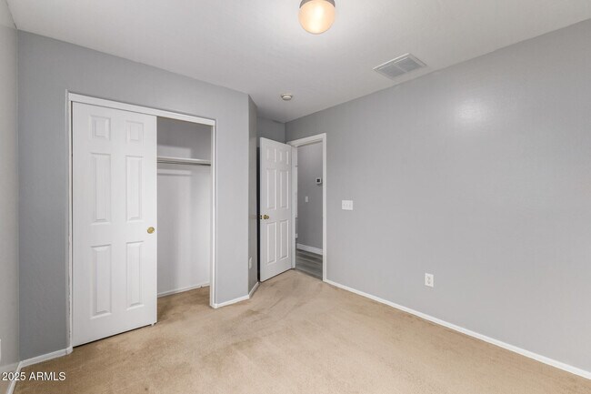 Building Photo - 3006 W Ferruccio Pl