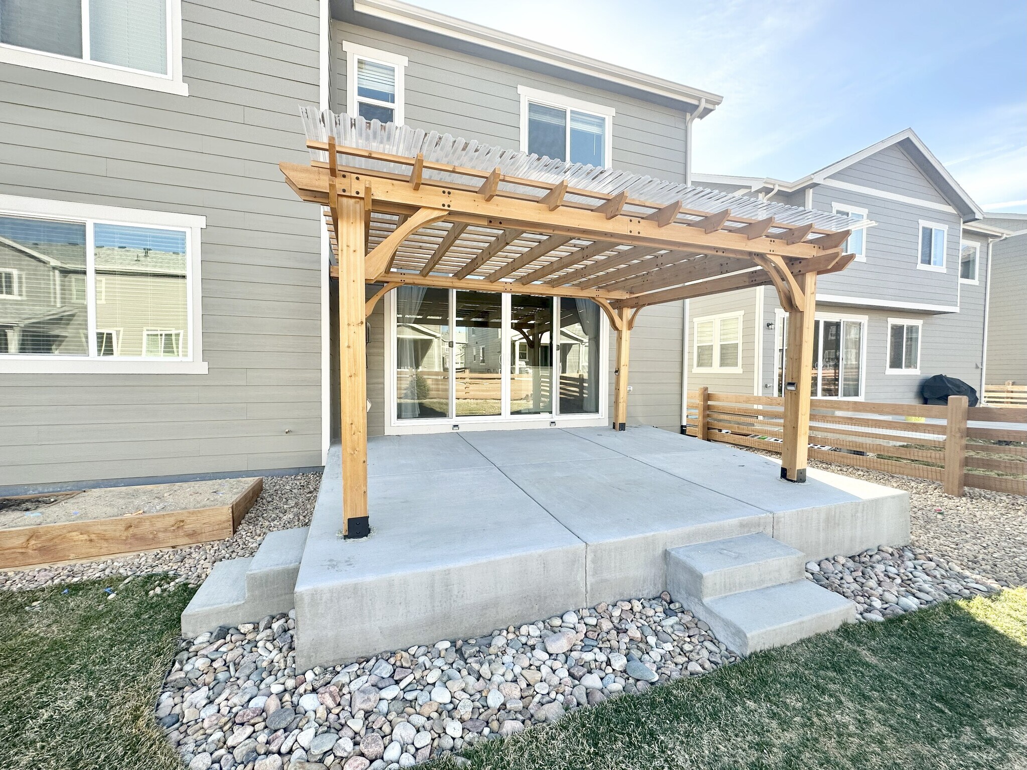 Building Photo - 870 Golden Peak Dr