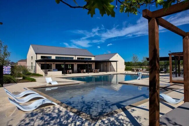 Building Photo - Luxury Home in Estates at Shaddock Park