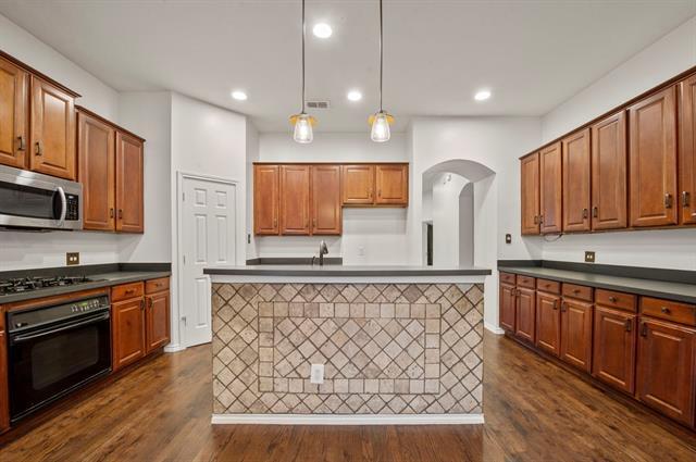 Building Photo - 2404 Windgate Dr
