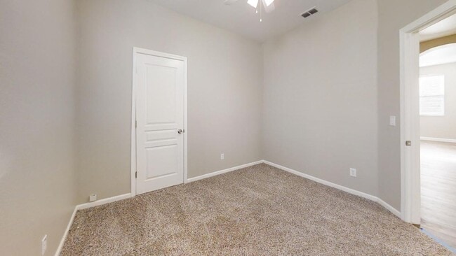 Building Photo - 3855 Saintsbury Dr