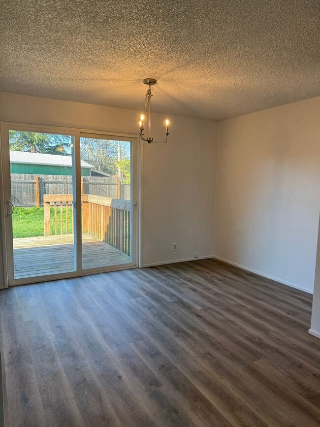 Building Photo - thaa01