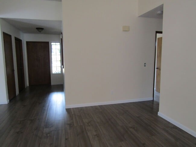 Building Photo - Single Level Home Located in The Pacific Estates