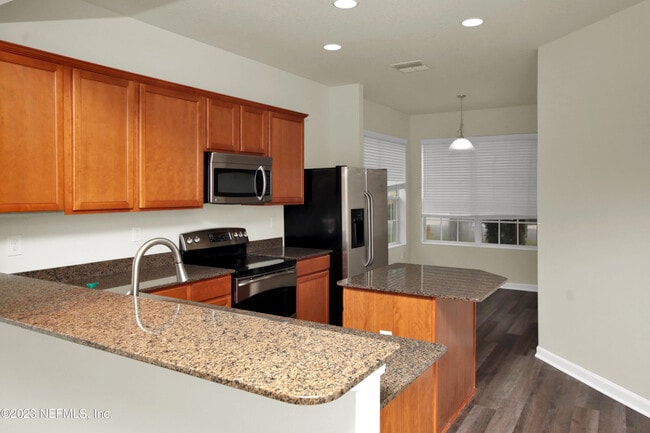 Building Photo - 14046 Saddlehill Ct