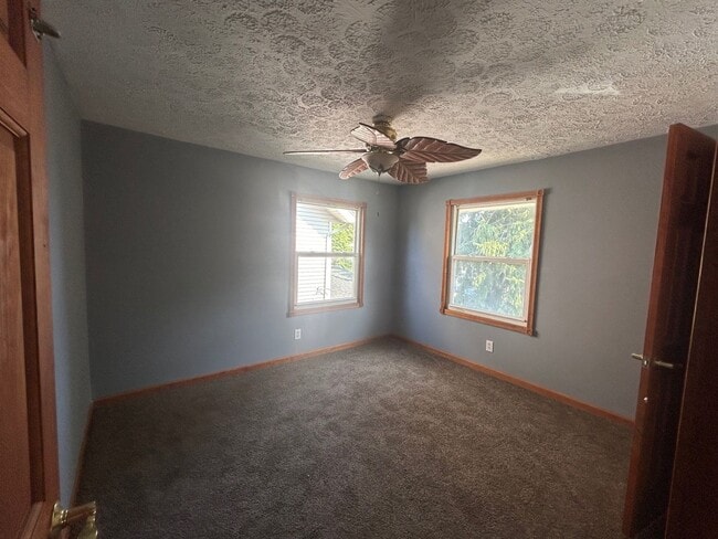 Building Photo - Spacious 3-Bedroom Single Family Home Available for Rent