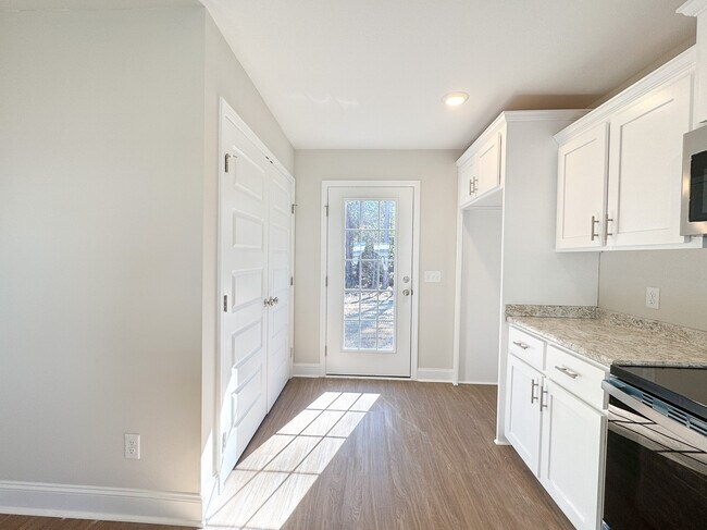 Building Photo - 117 Zetterower Rd