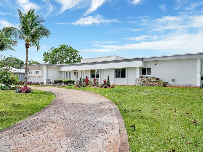 Building Photo - 621 E Tropical Way