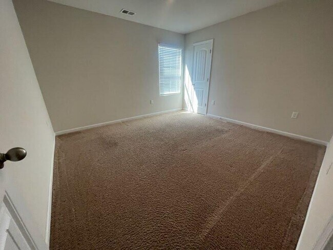 Building Photo - 2 BR/2.5BA | Newly Renovated Single Family Home | Assigned Parking Space | Fenced Patio