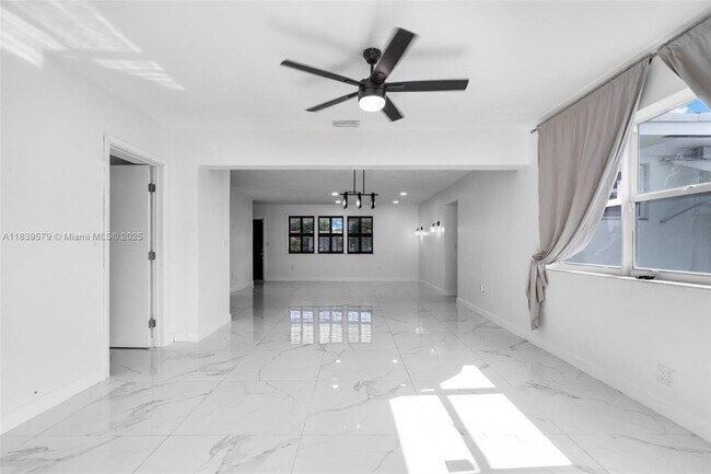 Building Photo - 8440 NW 11th Ct