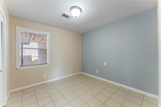 Building Photo - 1326 Kappa St