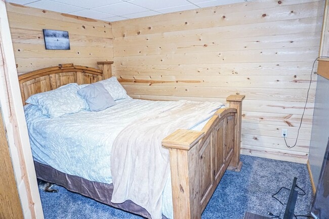 Building Photo - 3-Bedroom, 2-bath House With Fenced-in Yar...