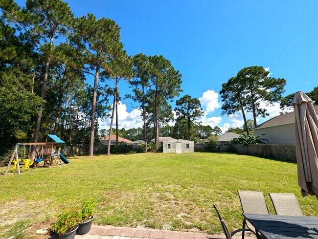 Building Photo - 7570 Pepperwood St