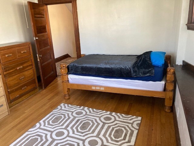 Building Photo - 2 Marlowe St