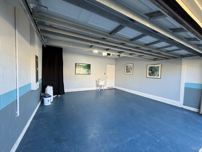 Building Photo - 5380 Oakbourne Ave