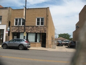 Building Photo - 6046 W Irving Park Rd