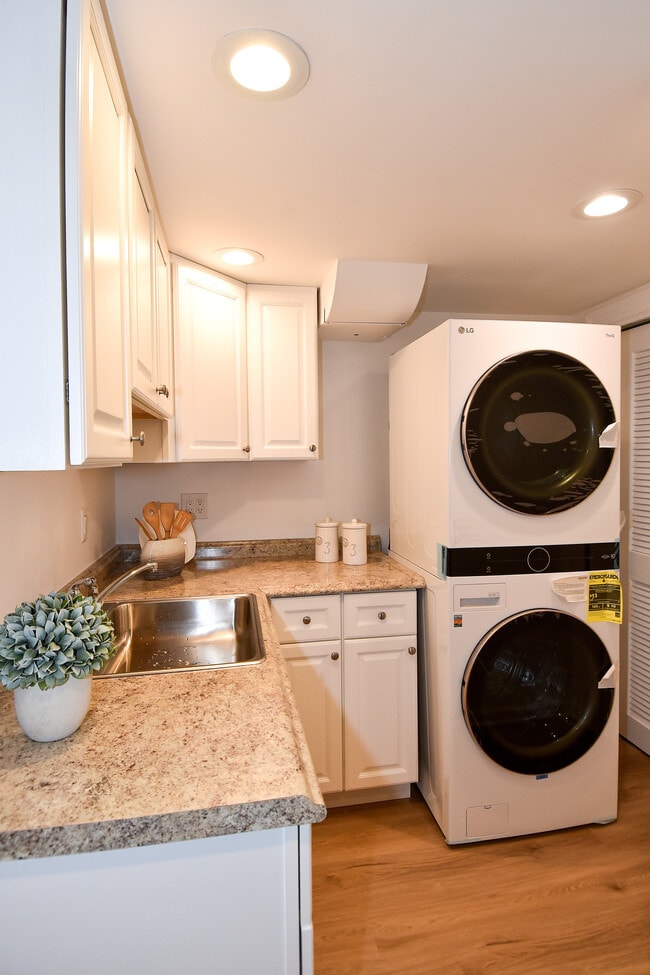 Building Photo - 601 G St SW