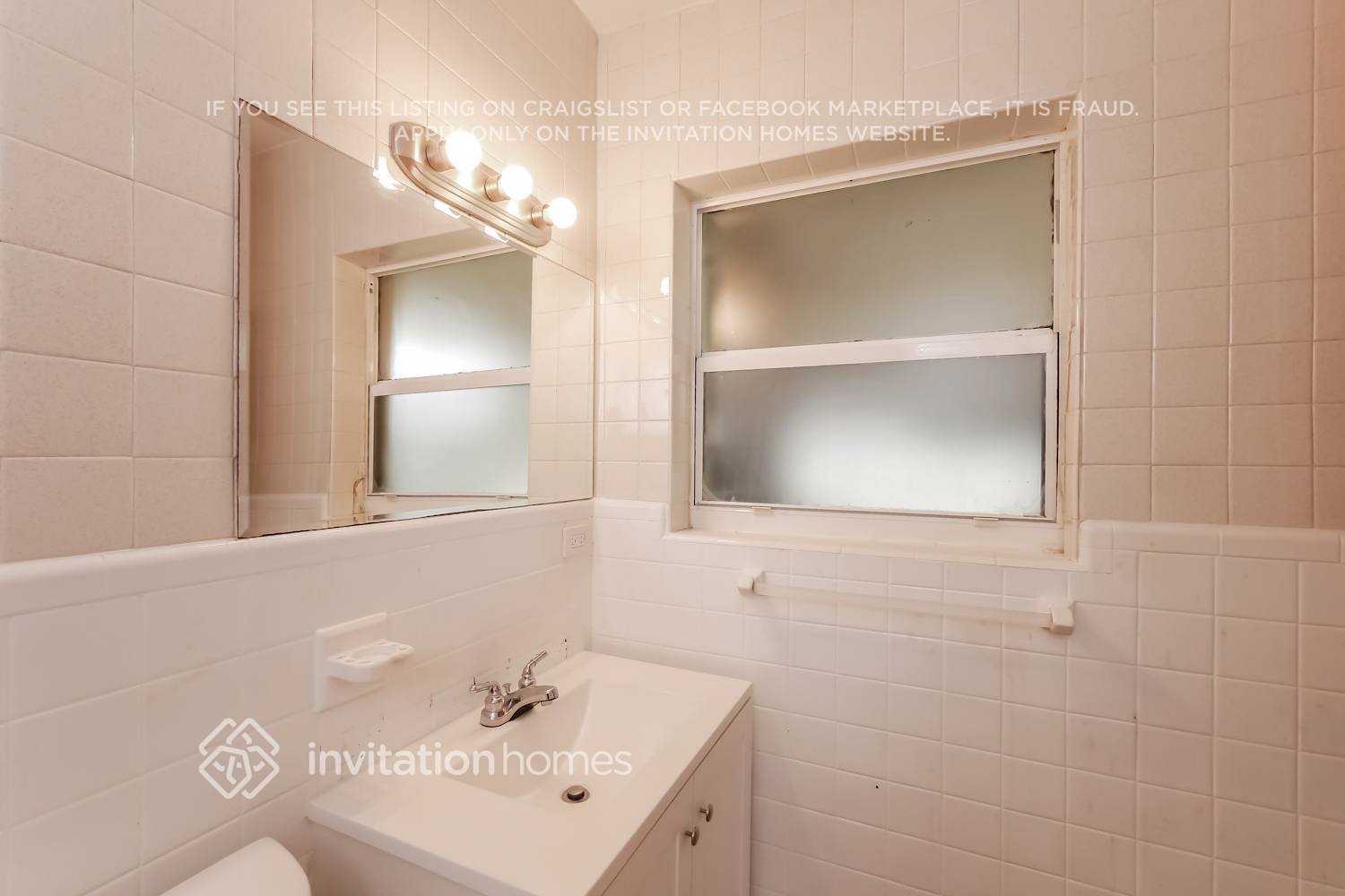 Building Photo - 510 NE 172nd St