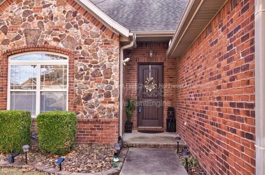 Building Photo - 2006 W Morter Pl