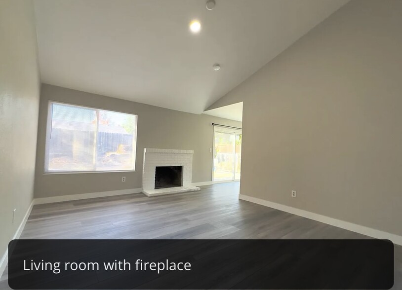 Spacious living room with fireplace - 3422 Dimaggio Way