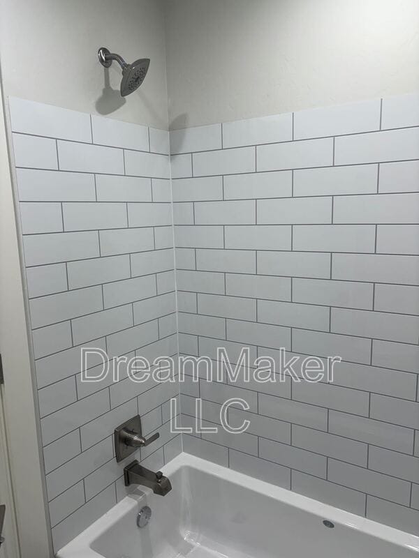 Building Photo - 1016 Varenna Ln