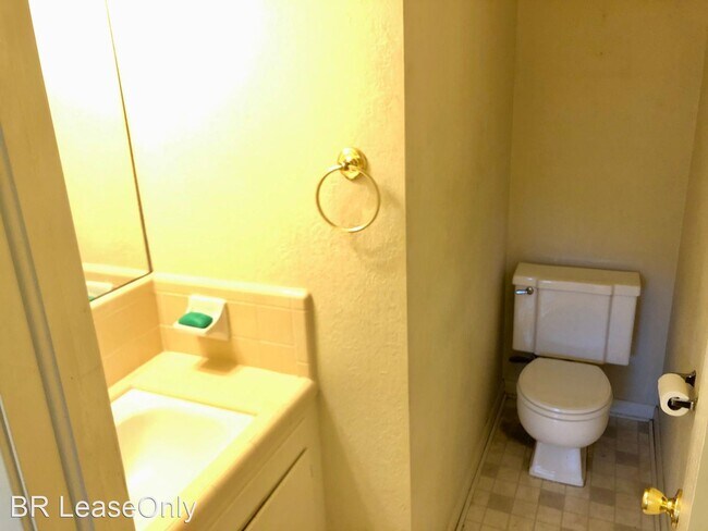 Building Photo - 3 br, 1.5 bath House - 8321 N. Essen Heights