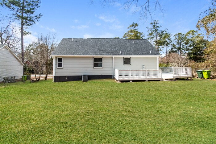 Building Photo - 323 Chadford Rd