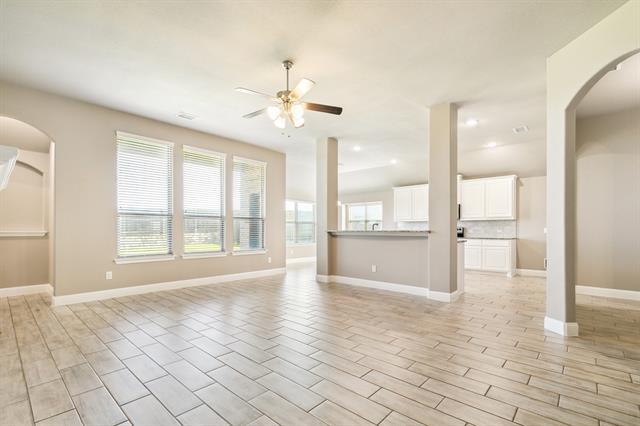 Building Photo - 410 Oleander Dr